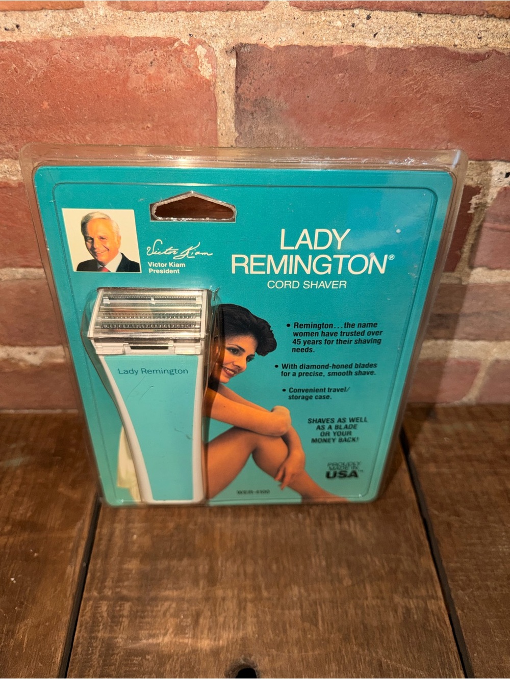 Remington Lady Cord Shaver in Teal and White